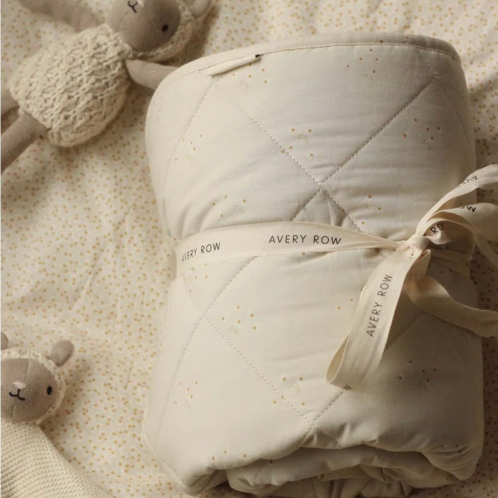 BNWT AVERY-ROW Stay & Play Mat - Wild Chamomile